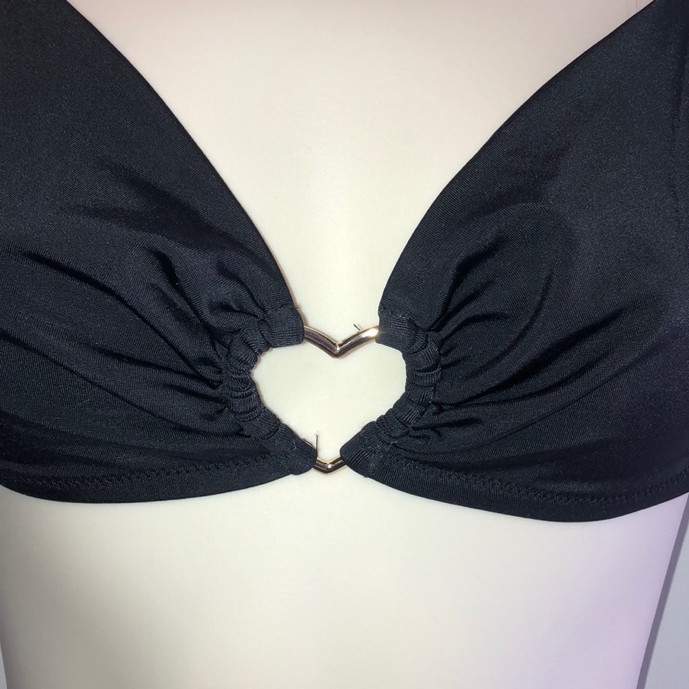 VICTORIA’S SECRET STRING BIKINI TOP